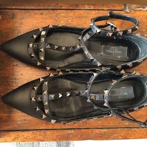 🌴SALE🌴Valentino Rockstud Accents Ballerina flats
